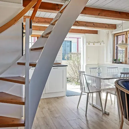 Two-bedroom Holiday In 1 別荘 *